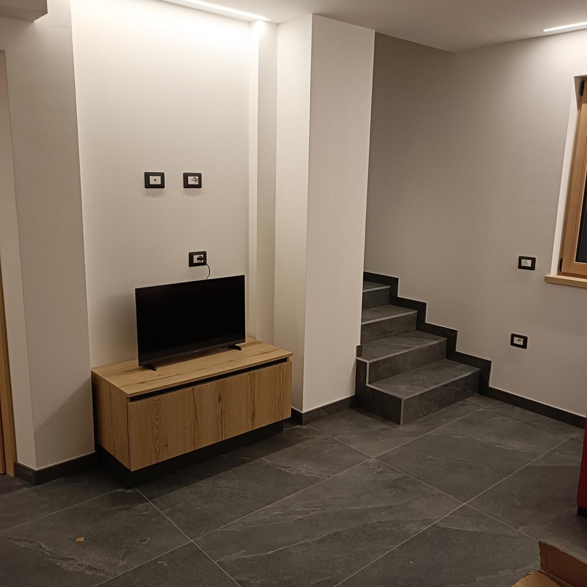 Casa Anita Apartment Mezzana  Bagian luar foto